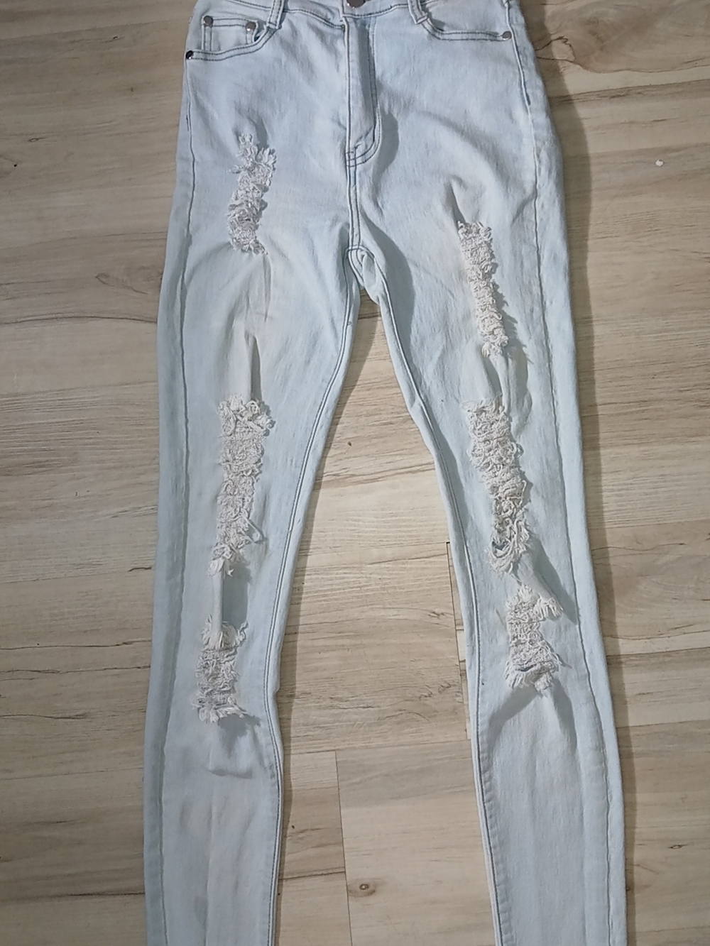 Light Wash Distressed Women’s Jeans